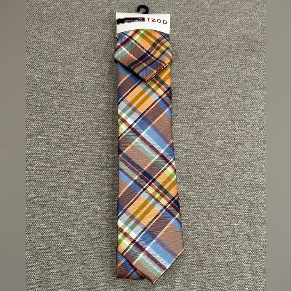IZOD COLORFUL TIE AND POCKET SQUARE SET - NEW